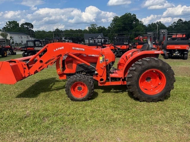 Used Kubota L4701HST with LA765 loader