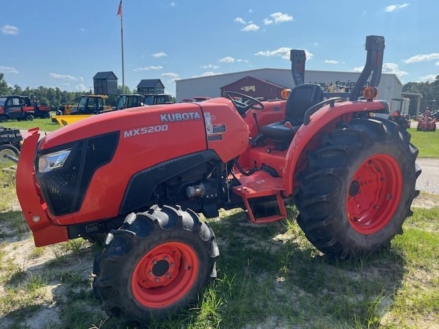 Used Kubota MX5200DT